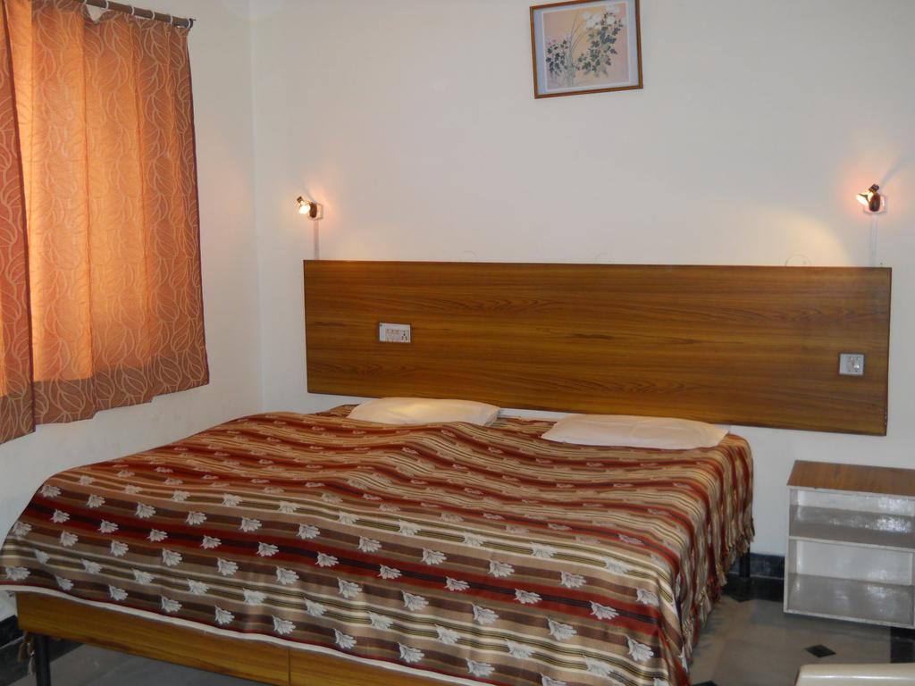 Hotel Sukhsadan 데라둔 객실 사진